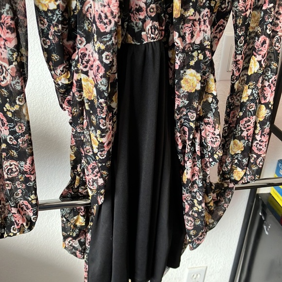 Long Sleeve Floral Dress - Picture 6 of 6